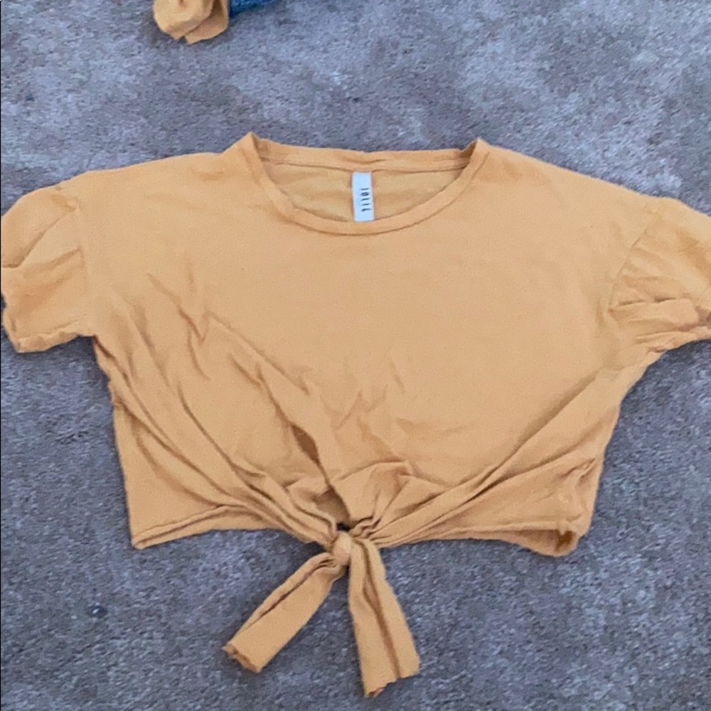 Cropped yellow shirt